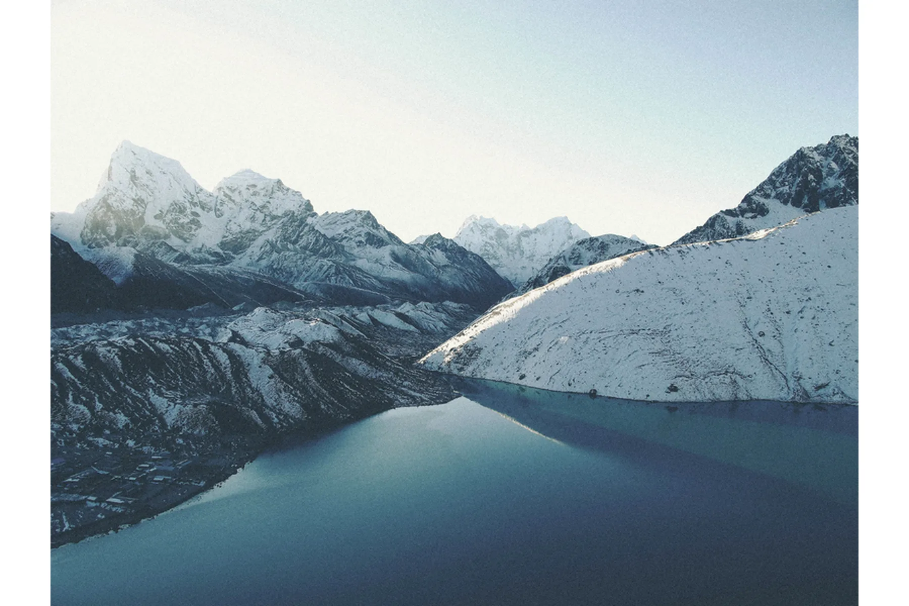 landscape-of-gokyo-lakes-in-nepal_800