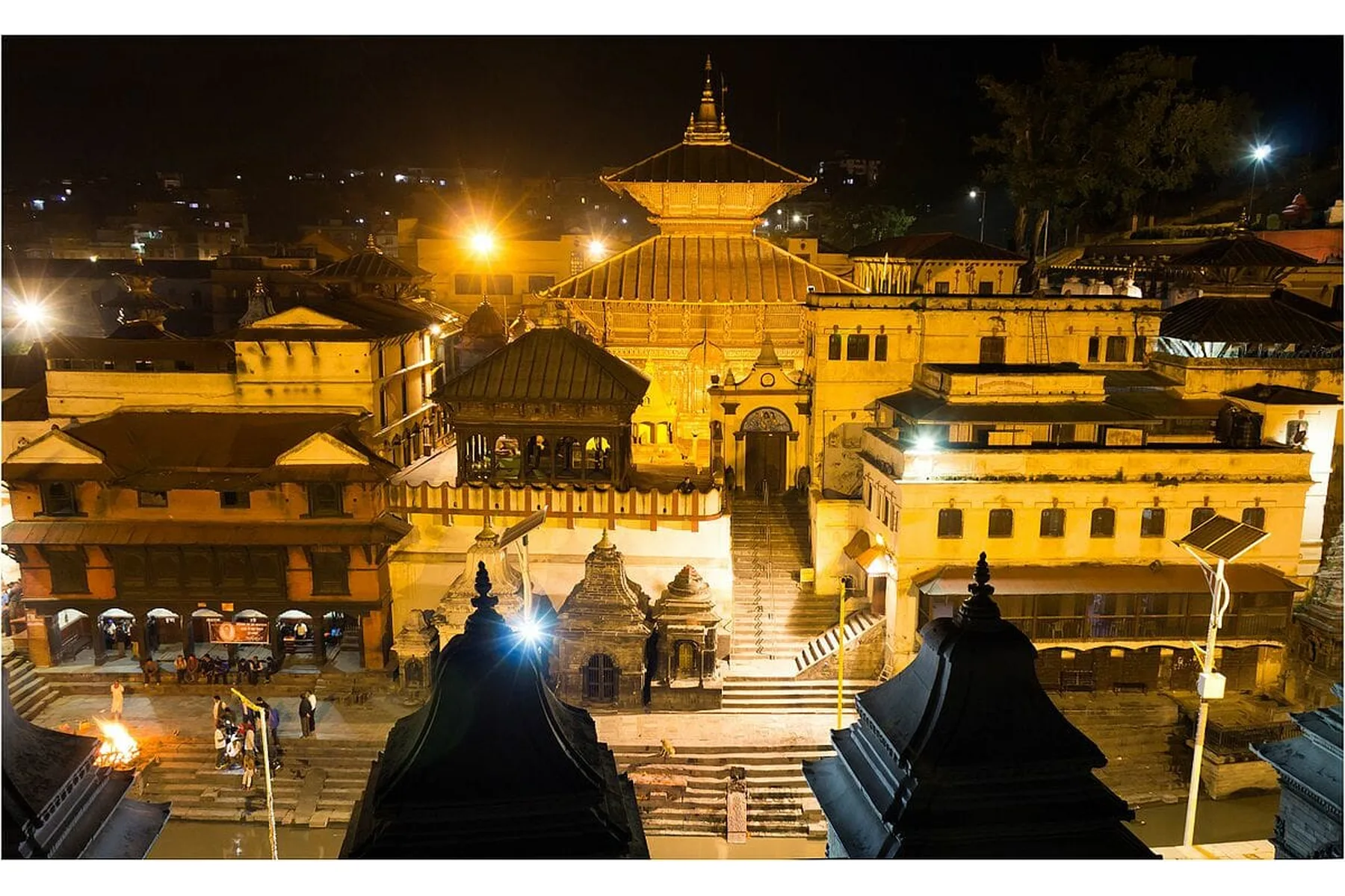 Night_View_Of_Pasupatinath_Temple